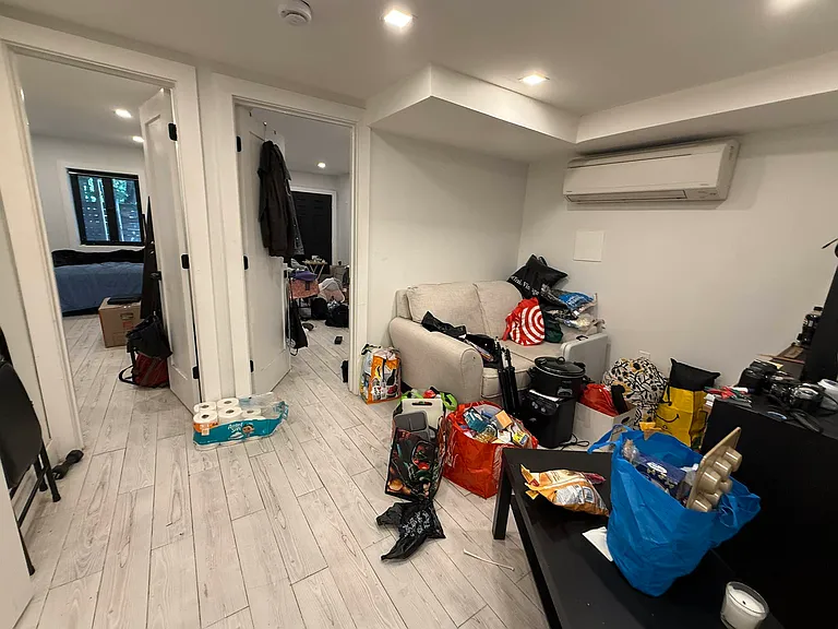 827 Gates Ave #1 — Photo 4