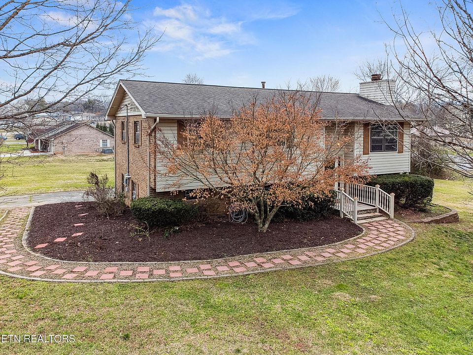 1st image of 2201 Pinewood Dr