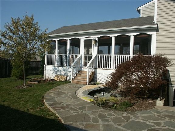 16" x 28" screened porch