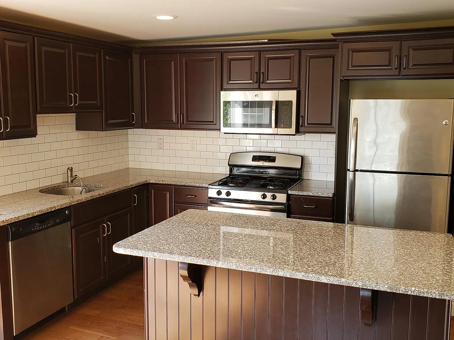 2 bed, $2,900 — Photo 2