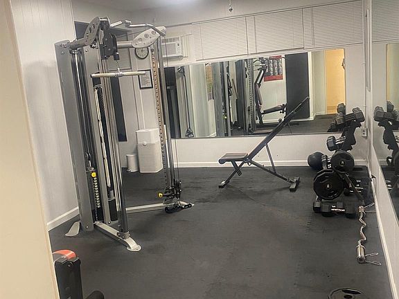 5th image of 2840 N Ocean Boulevard #503