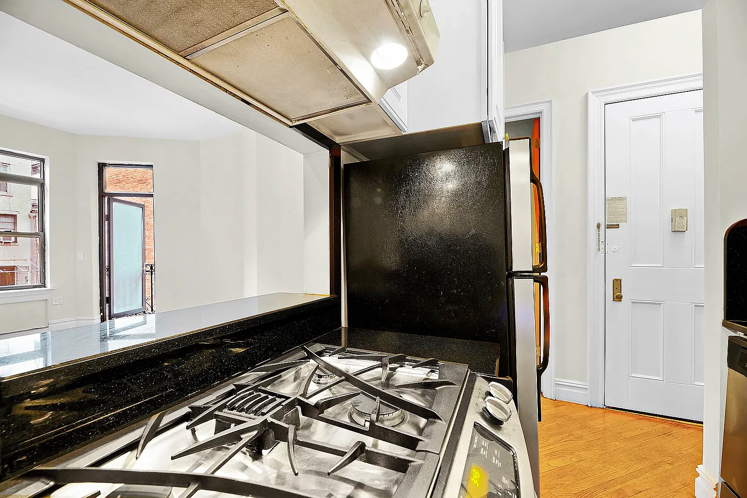 37 West 54th Street — Photo 3