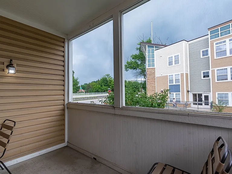 East Bay II Apartments — Photo 31