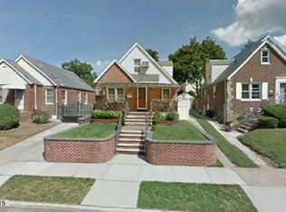 6949 183rd St, Fresh Meadows, NY 11365