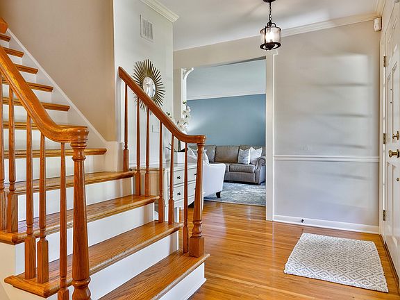 3rd image of 419 W Sheridan Pl