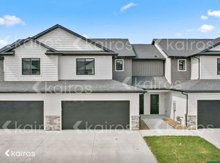 6929 Holly Ct, Johnston, IA 50131