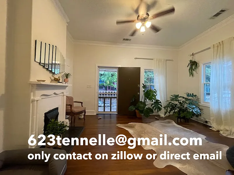 Living room - 623 Tennelle St SE
