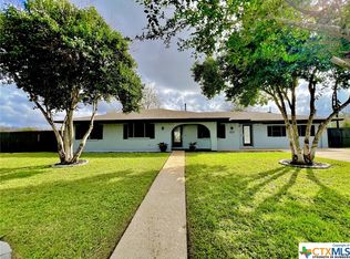 2409 Pleasant Green Dr, Victoria, TX 77901