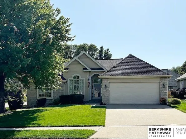 17305 Poppleton Ave, Omaha, NE 68130