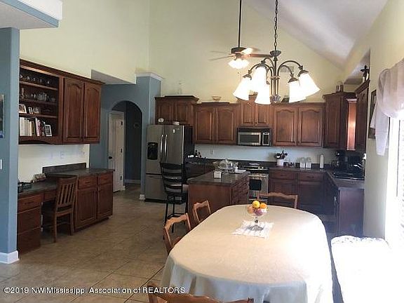5th image of 8063 Heatherstone Dr