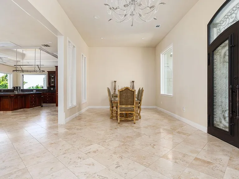 14215 Killarney Dr — Photo 14