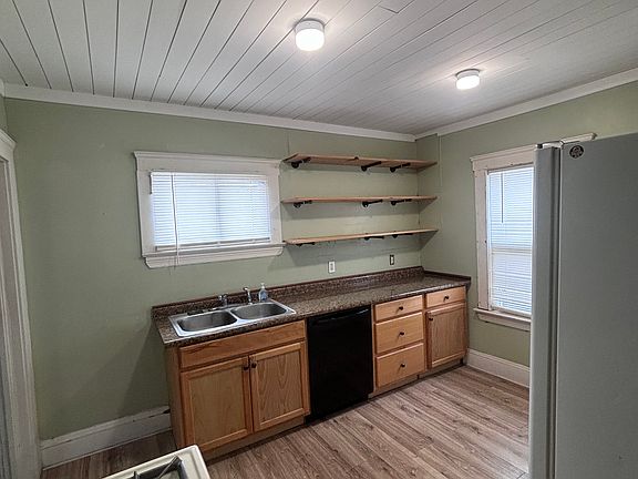 4th image of 4125 Stickney Ave