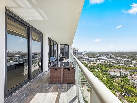 4th image of 4000 Island Blvd #2803
