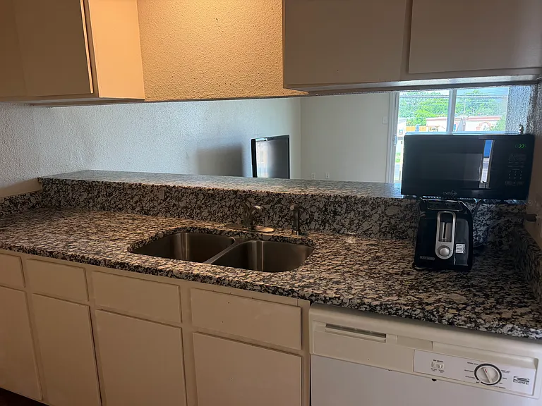 901 Quetzal St #4 — Photo 3