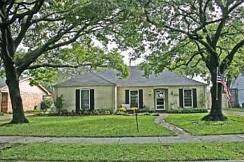 1st image of 405 Lowell Ln