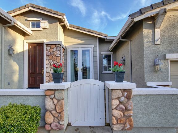 3rd image of 2140 Bailey Cir