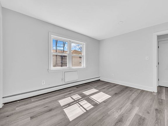 5th image of 408 Chestnut St #35d491ec7