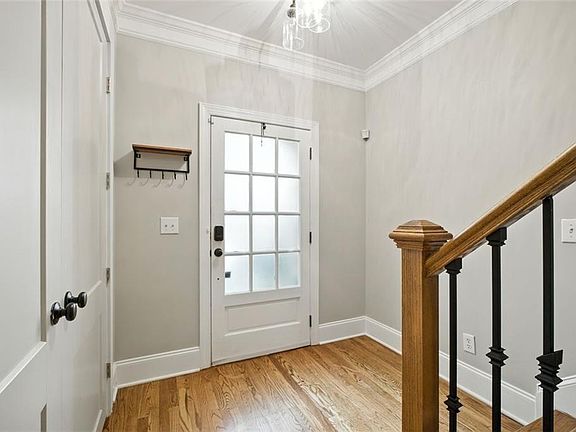 3rd image of 109 W Ridge Way