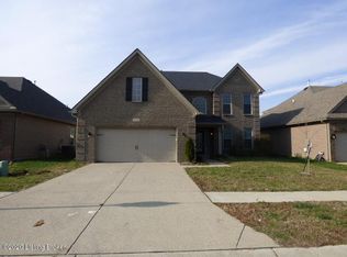 8912 Talon Ridge Dr, Louisville, KY 40229