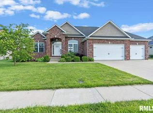 2804 Castlerock Rdg, Springfield, IL 62711