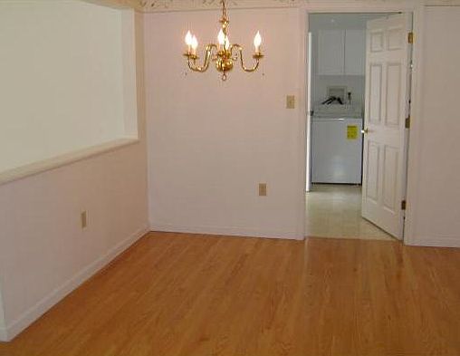 4th image of 1202 Redmont Pl