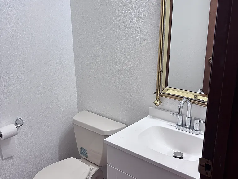 2701 Kingsbridge Cir — Photo 9