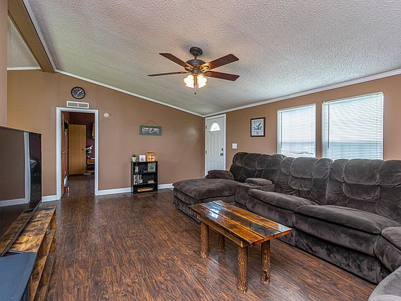 5th image of 994 Moores Ln