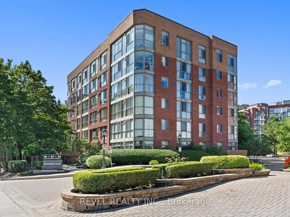 20 Southport St #302, Toronto, ON M6S 4Y8