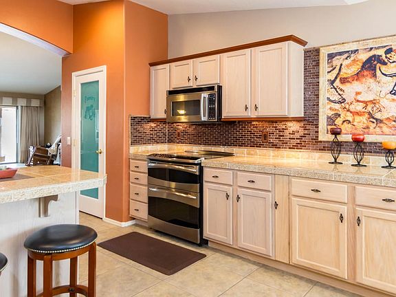3rd image of 62606 E Amberwood Dr