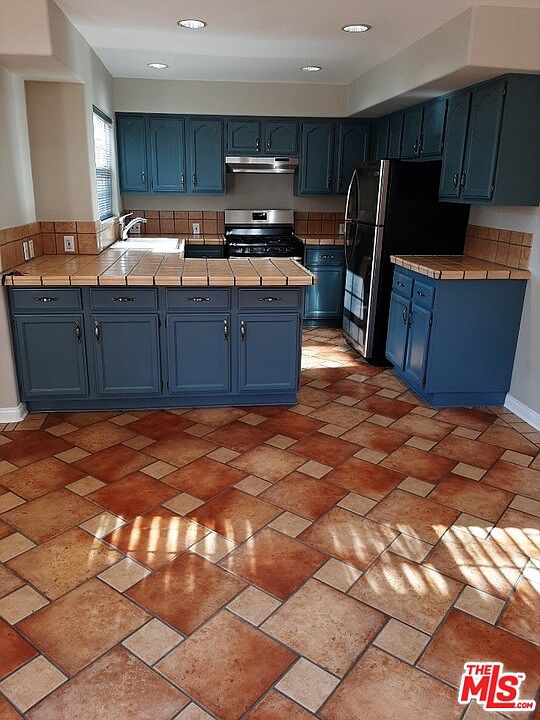 1st image of 841 Westbourne Dr