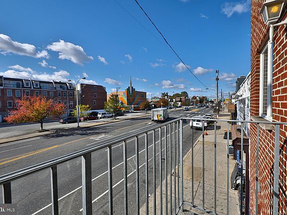 3rd image of 126-28 League St