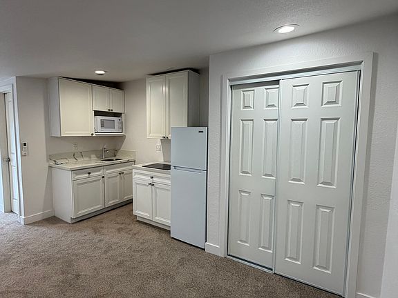 2nd image of 638 S 42nd St