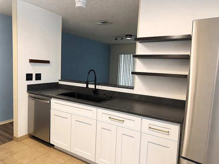 7723 Apple Grn — Photo 9