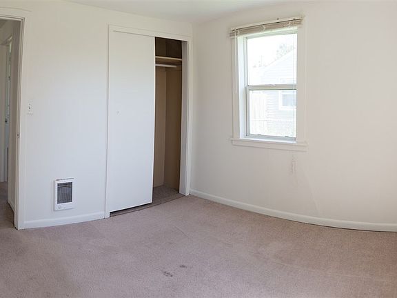 4th image of 1737 E Crown Ave