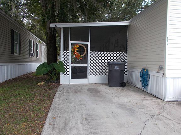 3rd image of 4094 Canary Palm Cir