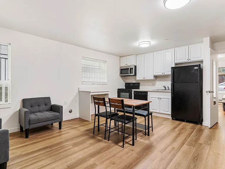 Radian Apartments — Photo 20