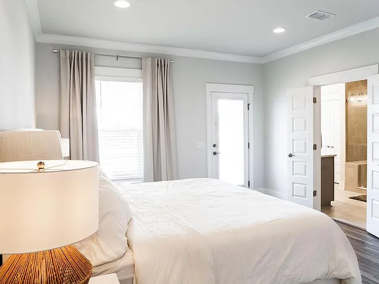 Primary suite
