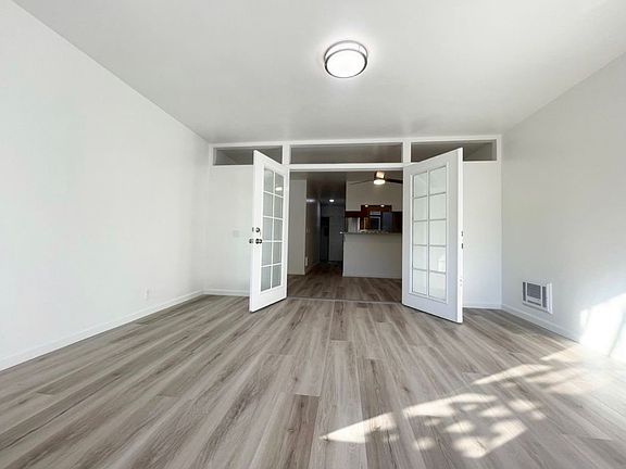 3rd image of 1040 Fell St APT 2