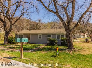 323 Poliska Ln, Manhattan, KS 66502