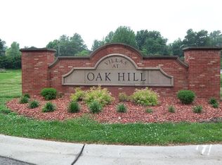 90 Oak Point Cir, Belleville, IL 62223