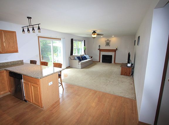 3rd image of 1046 Crabtree Ln