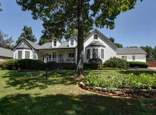 471 Green Briar Dr, Branson, MO 65616