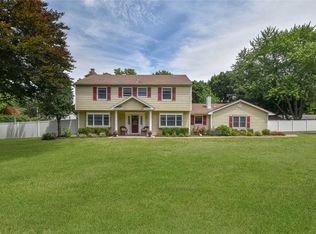 7 Ballad Pl, Stony Brook, NY 11790