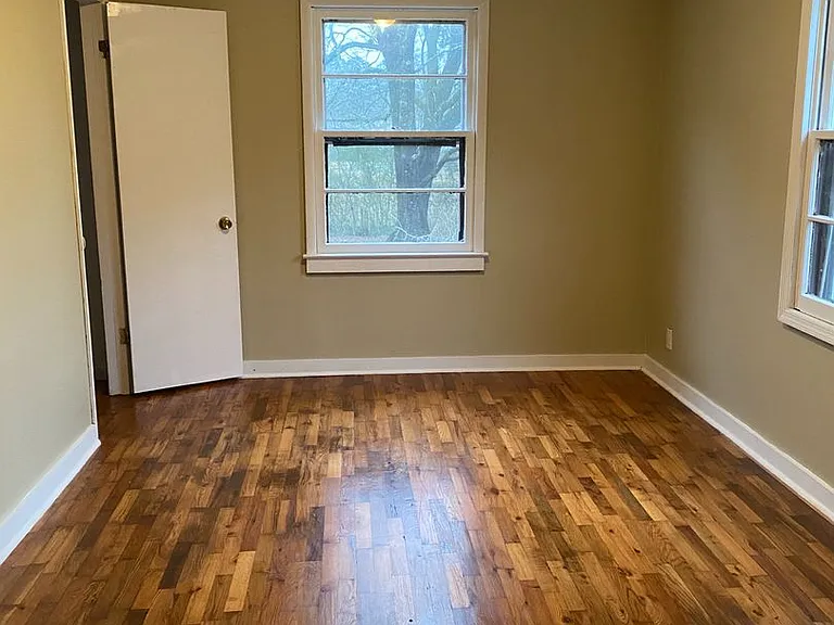 83 Pelham Hts — Photo 6