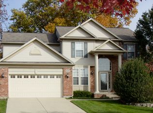 7 Sagebrush Ct, Streamwood, IL 60107