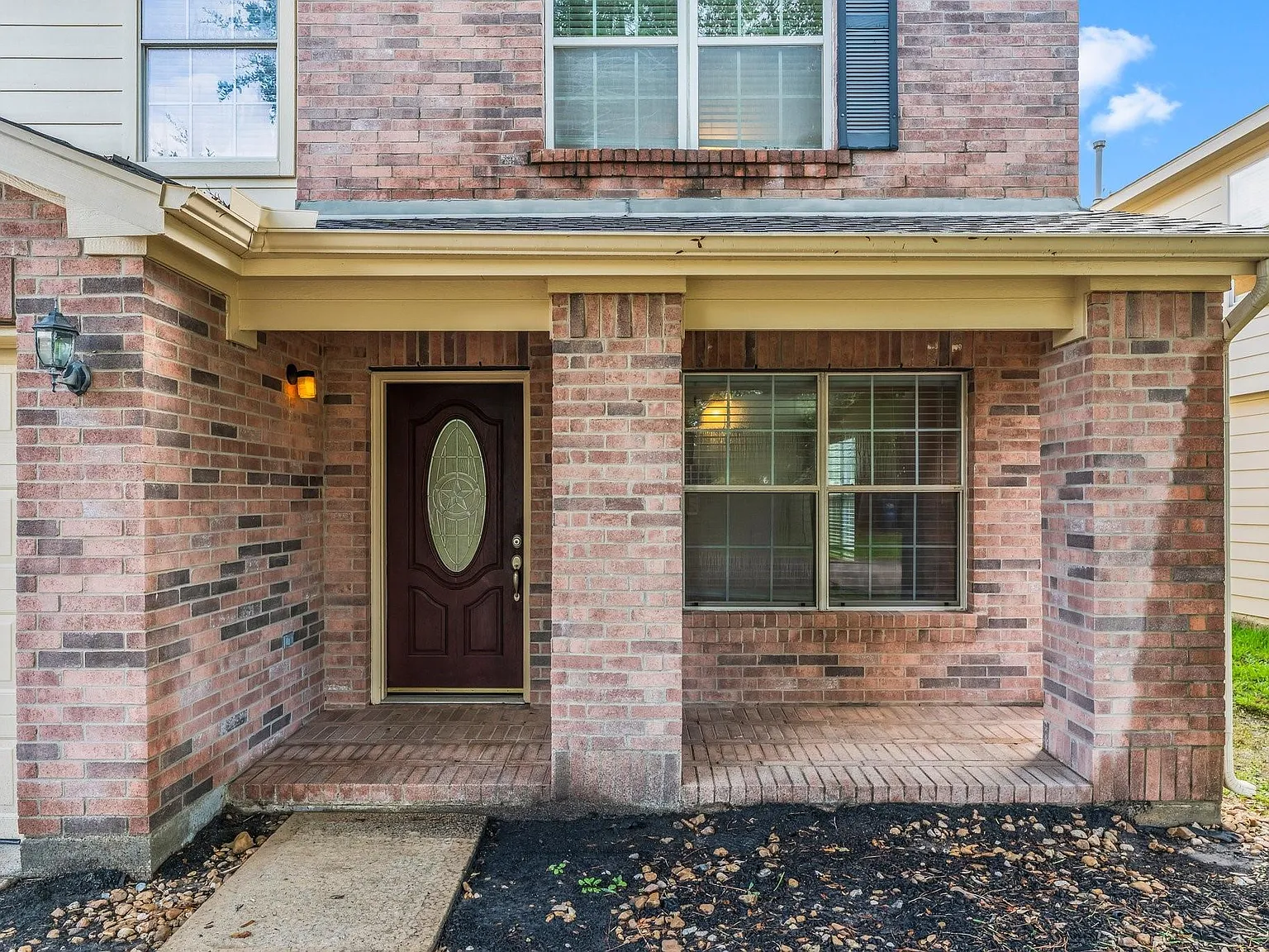 4 bed, 2.5 bath, 2870 sqft, $2,175 — Photo 4