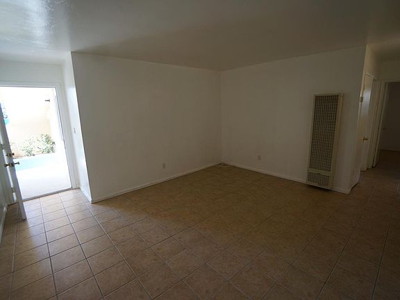 4th image of 839 27th St