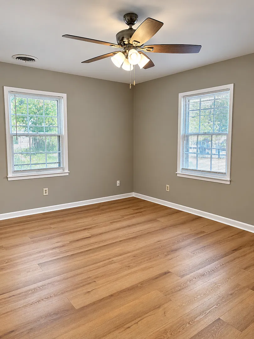 Charming 3-Bedroom Home in the Heart of Jonesboro Prime Location! — Photo 3