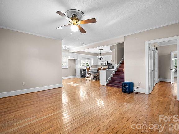 3rd image of 144 Hunter Bridge Rd