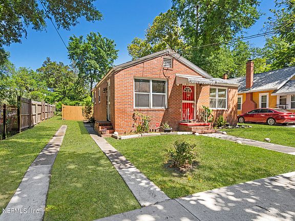 4th image of 531 W 16TH Street